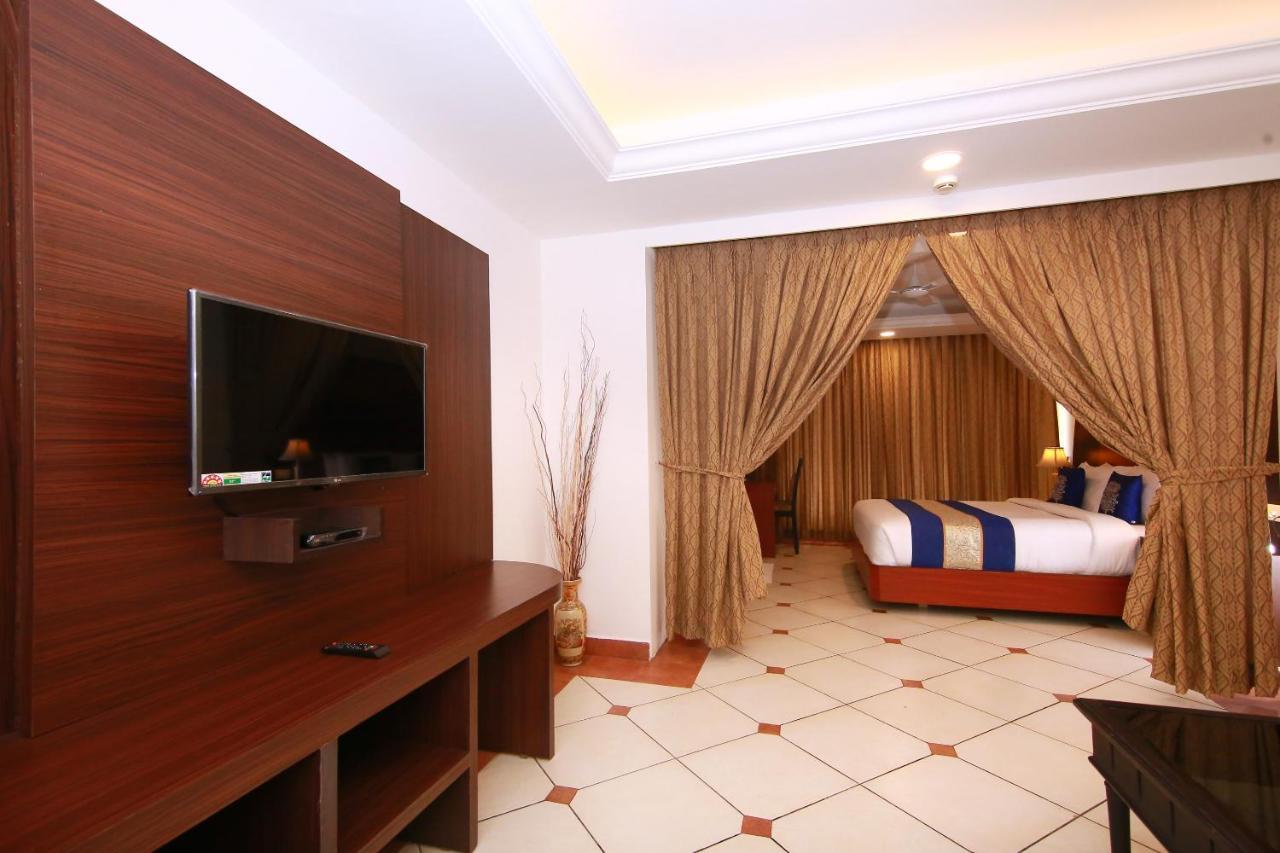 Emarald Hotel Cochin Kochi Extérieur photo