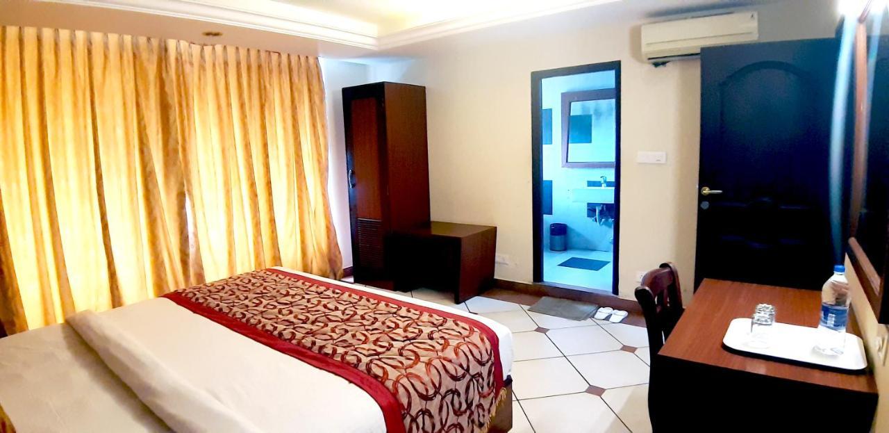 Emarald Hotel Cochin Kochi Extérieur photo