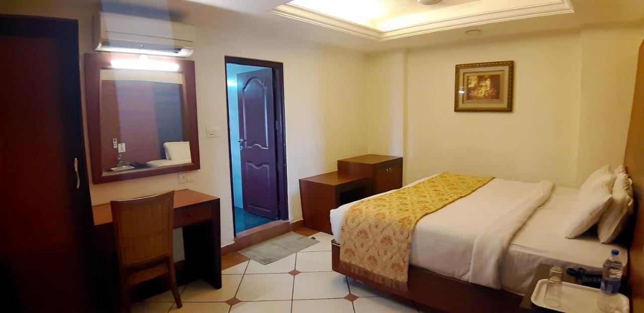Emarald Hotel Cochin Kochi Extérieur photo