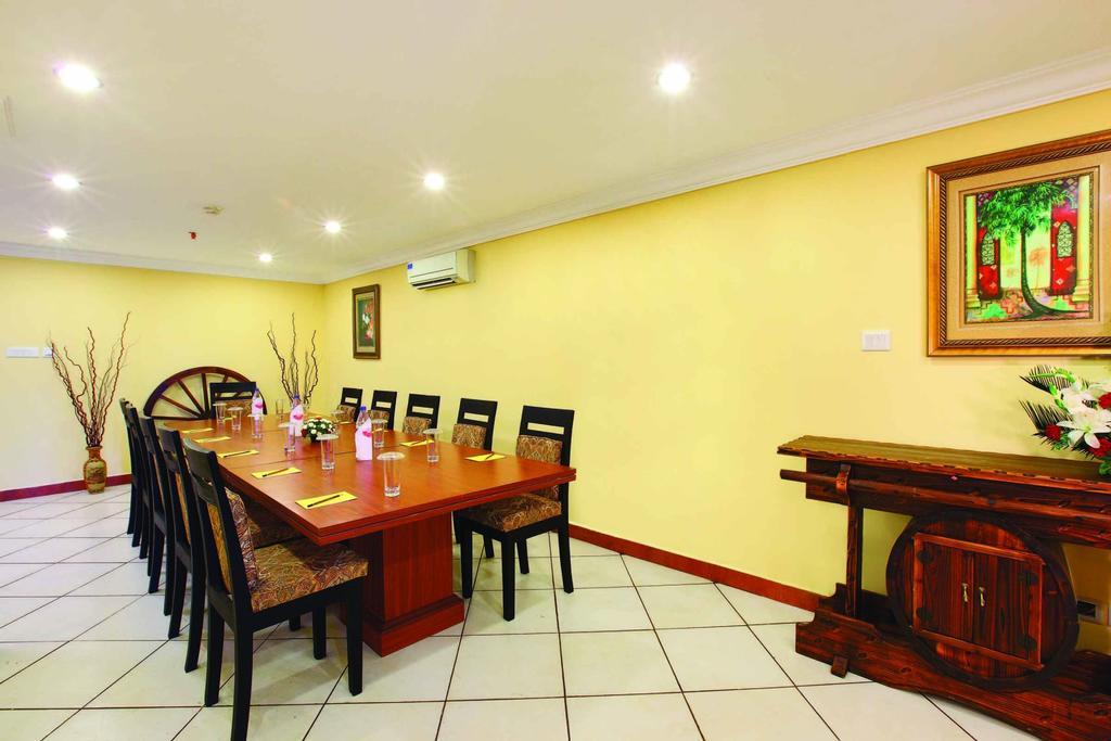 Emarald Hotel Cochin Kochi Extérieur photo