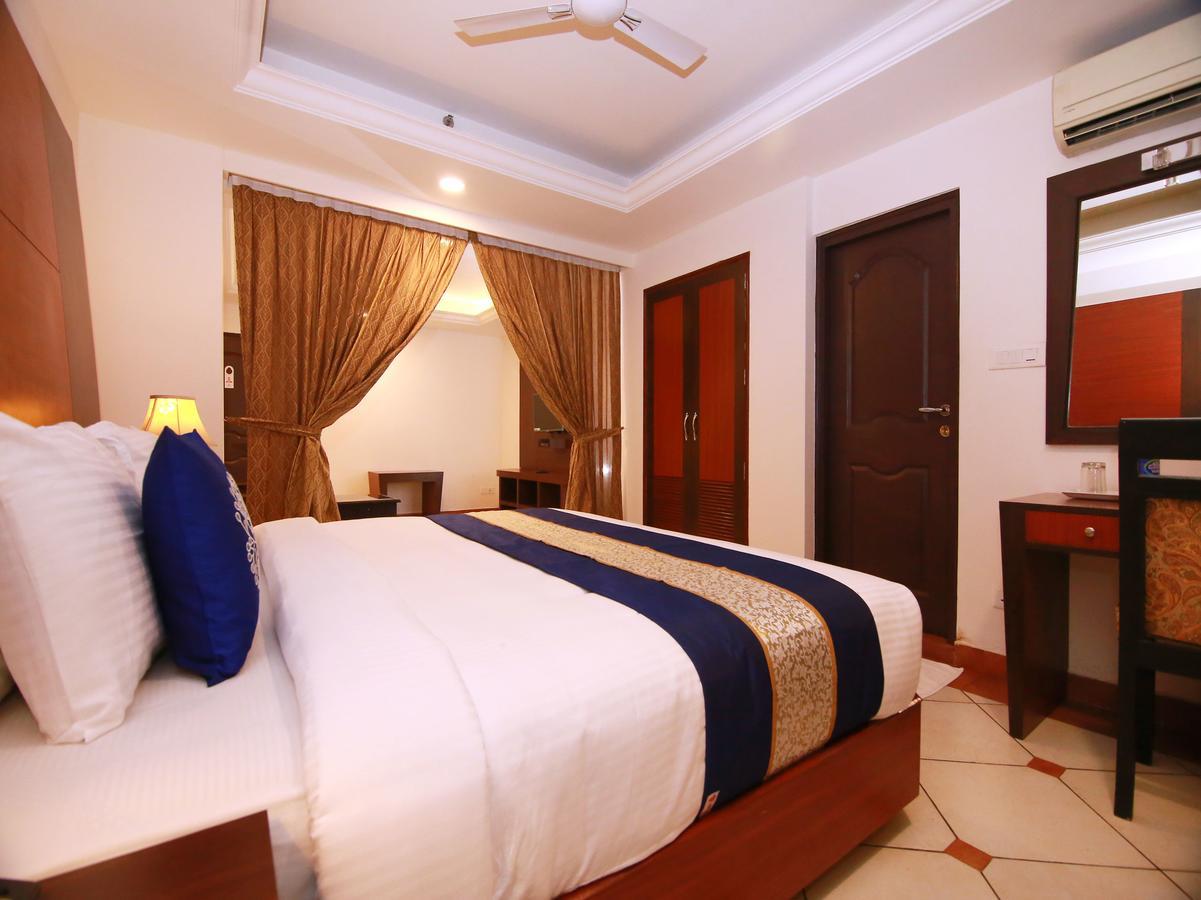 Emarald Hotel Cochin Kochi Extérieur photo