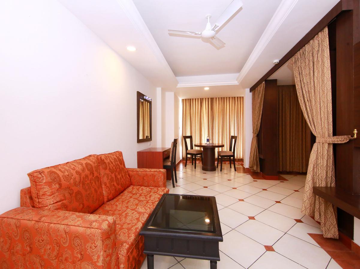 Emarald Hotel Cochin Kochi Extérieur photo