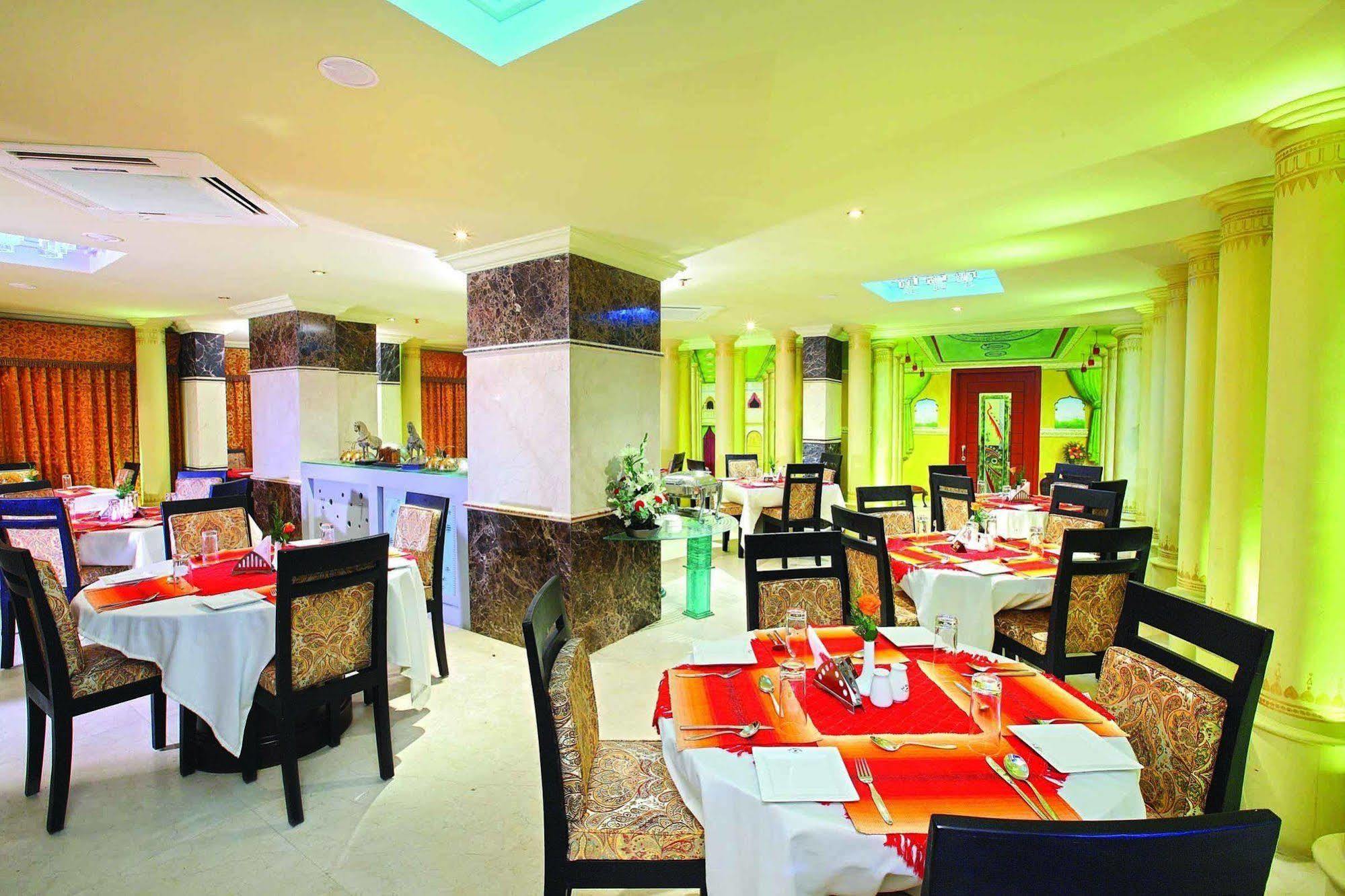 Emarald Hotel Cochin Kochi Extérieur photo