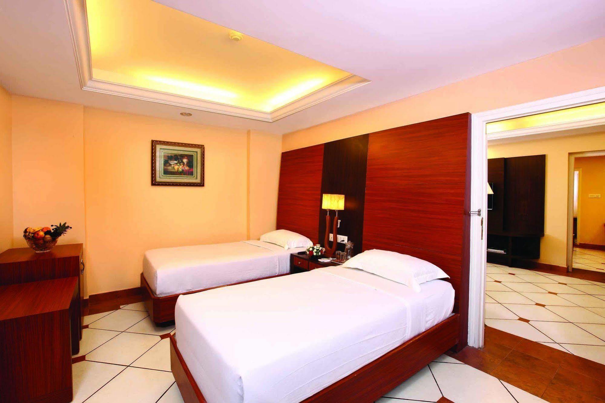 Emarald Hotel Cochin Kochi Extérieur photo