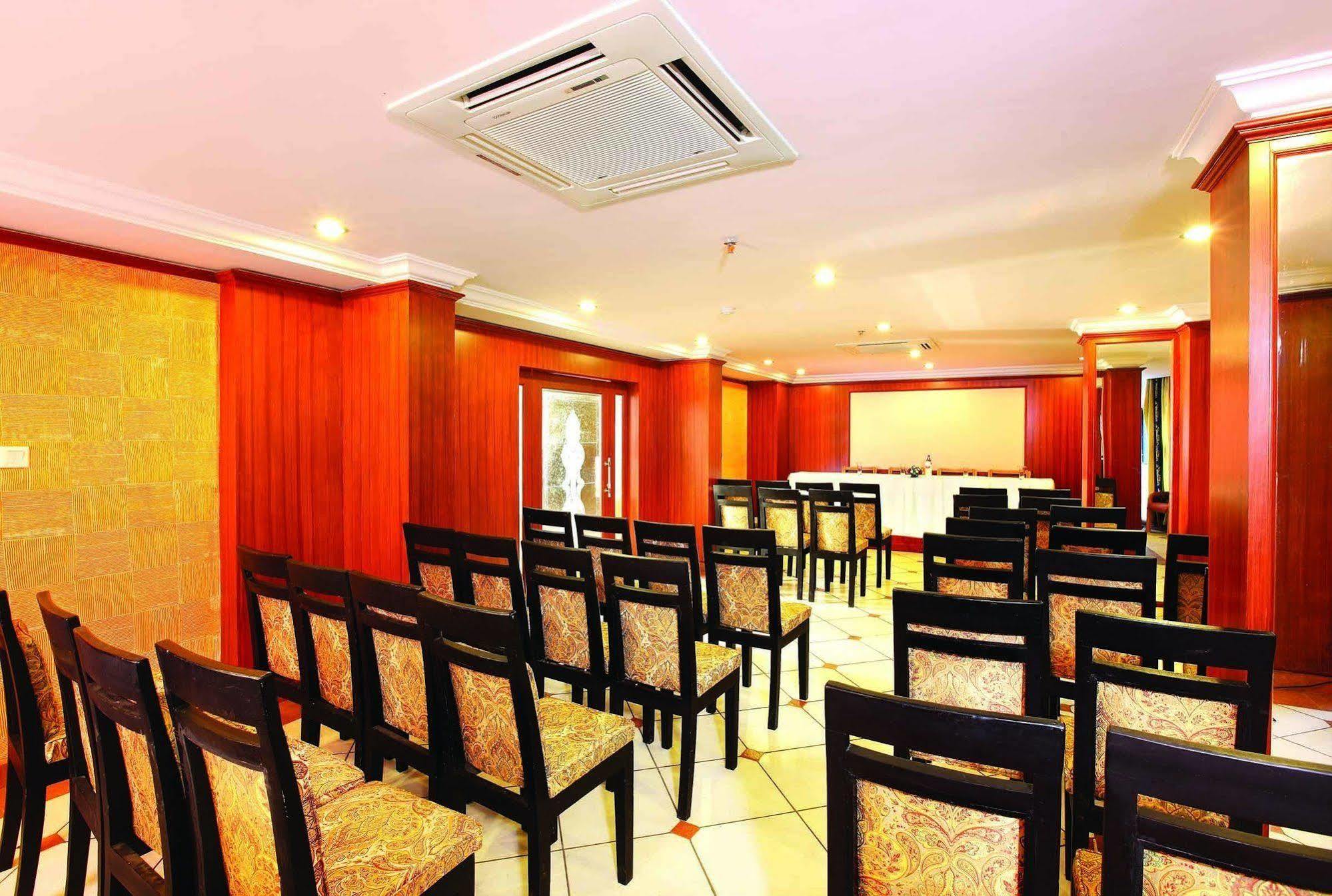 Emarald Hotel Cochin Kochi Extérieur photo