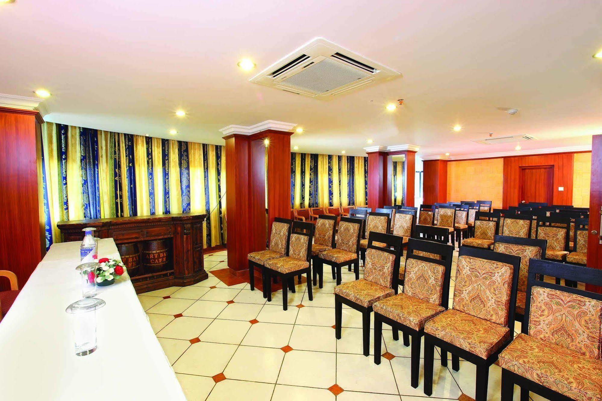 Emarald Hotel Cochin Kochi Extérieur photo