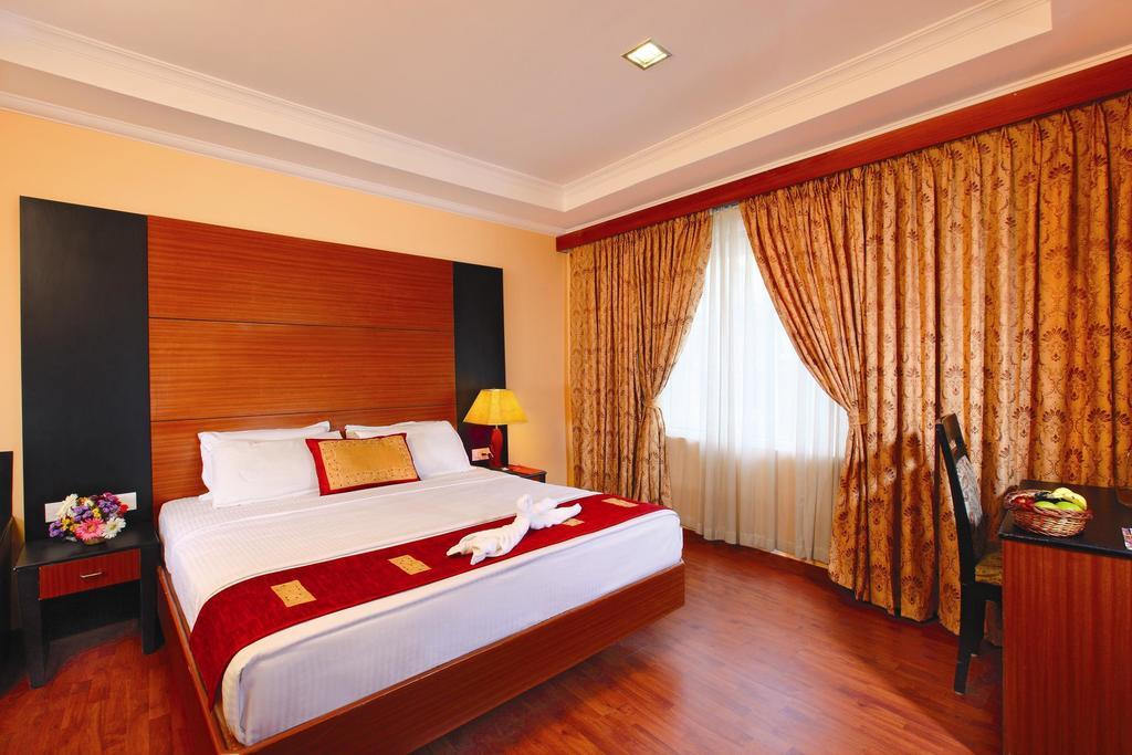 Emarald Hotel Cochin Kochi Extérieur photo